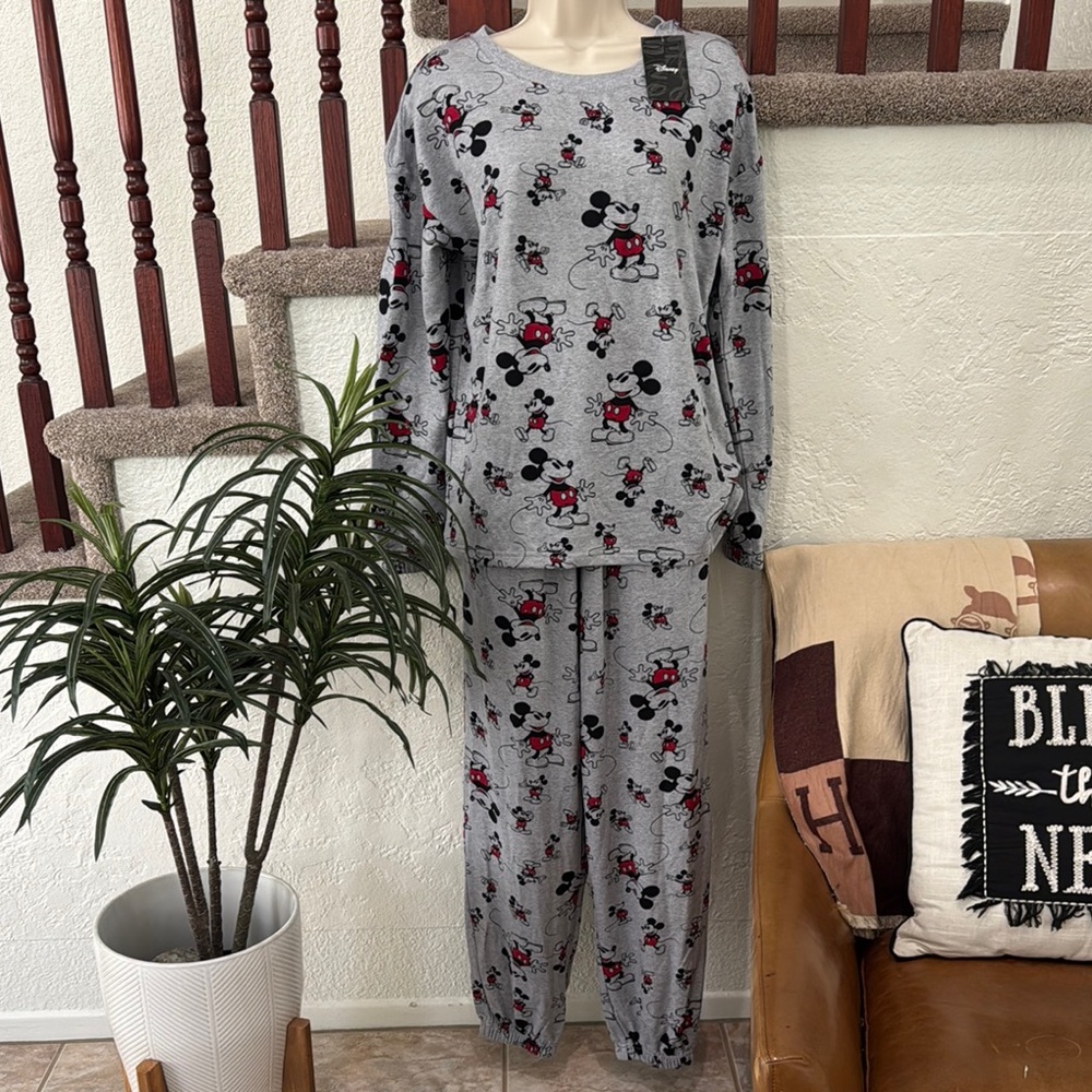 DISNEY Women’s Gray Mickey Mouse Long Sleeves Jogger Cozy Pajamas Set XS NWT